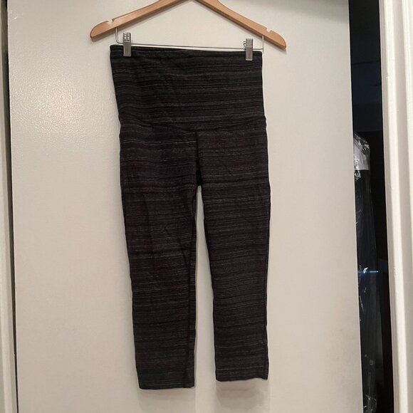 Maternity‎ Capri Leggings by GapFit (Size Small) Gray and Black - Picture 1 of 9
